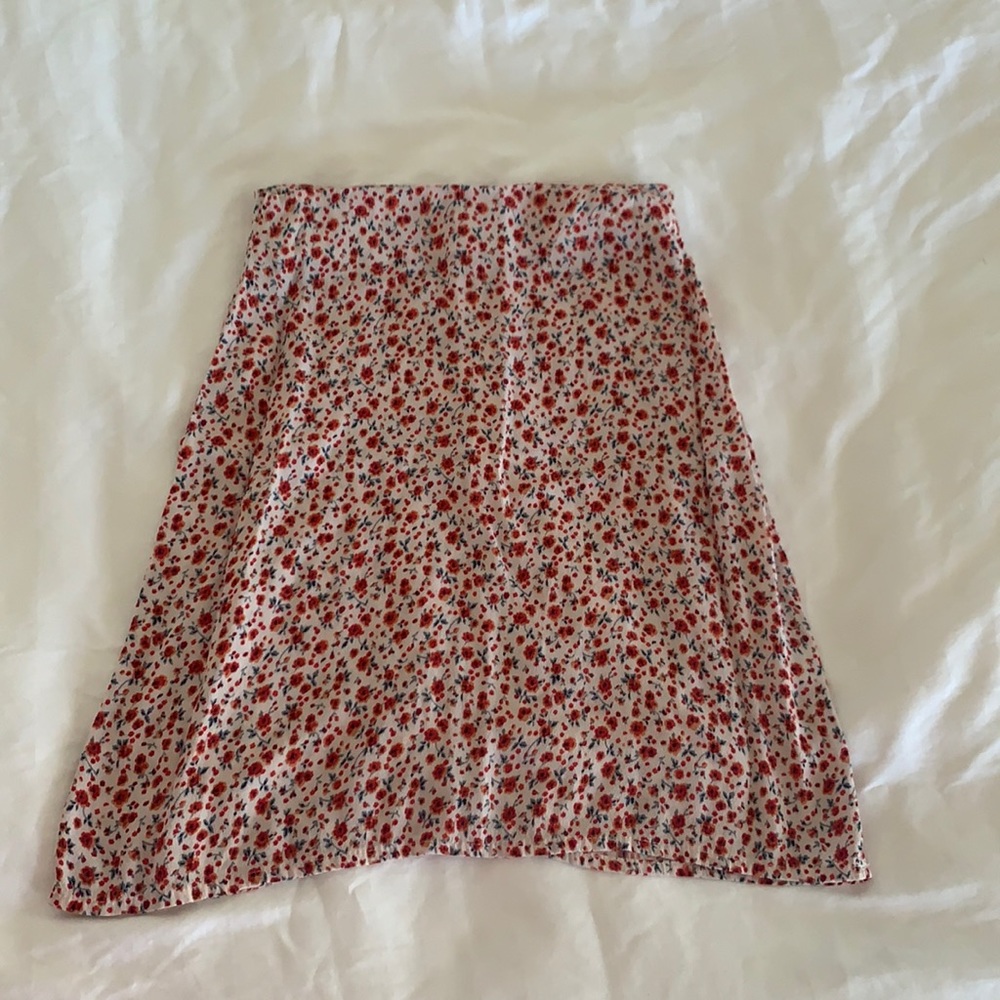 Brandy Melville Skirt! SO CUTE :)